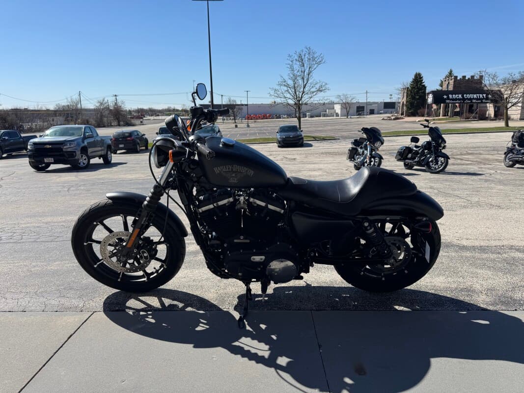 2016 Harley-Davidson Iron 883
