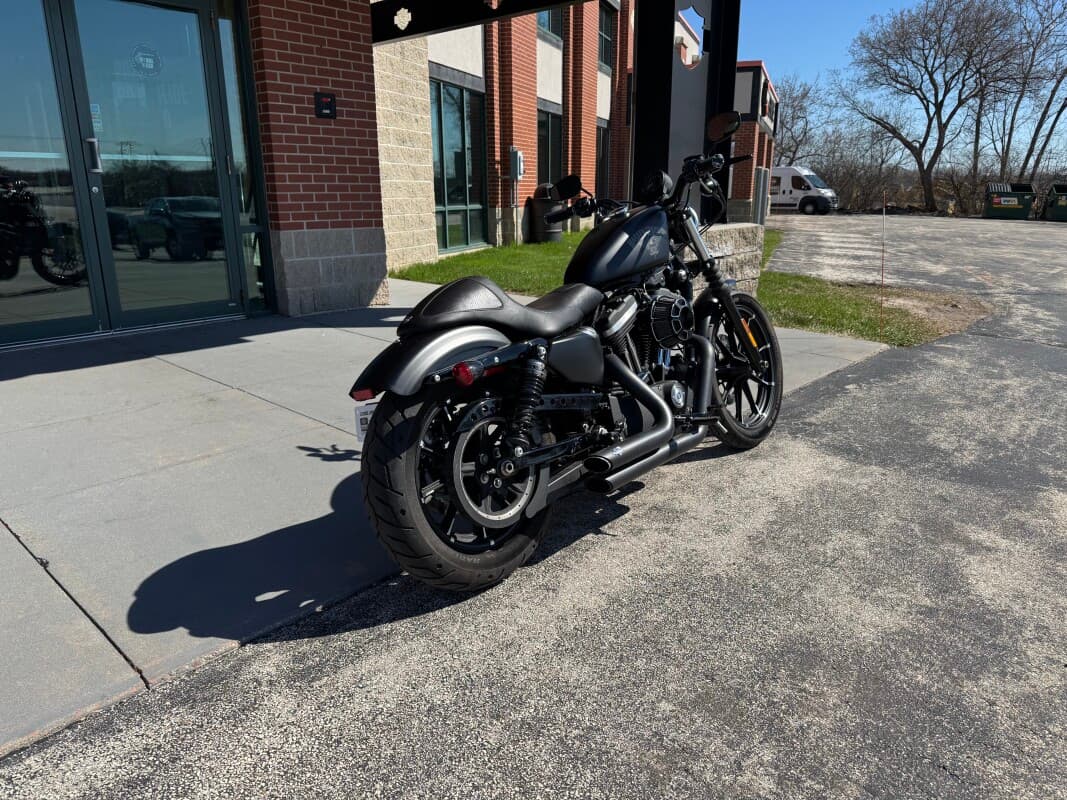 2016 Harley-Davidson Iron 883