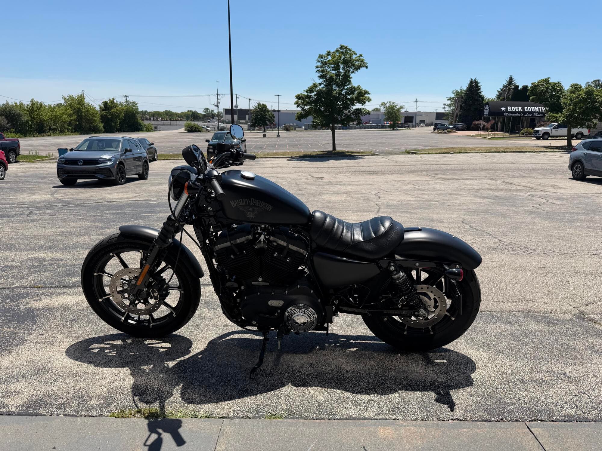 2016 Harley-Davidson Iron 883